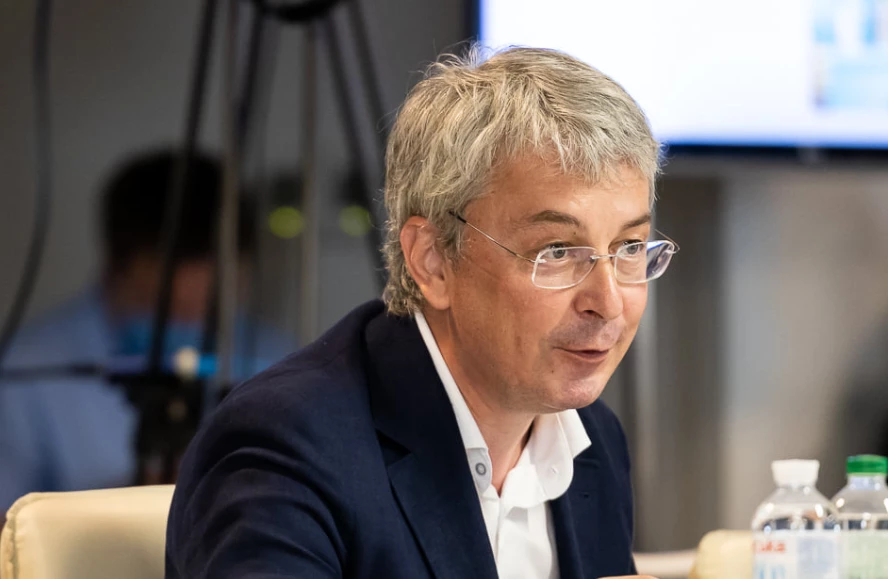 Стефанчук закликав Ткаченка змінити рішення щодо відставки. Той відповів