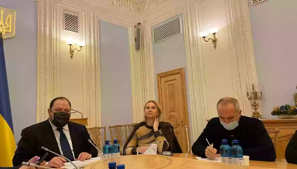 Політтехнолог Петров не повинен бути ведучим на каналі &laquo;Рада&raquo; &ndash; результати наради