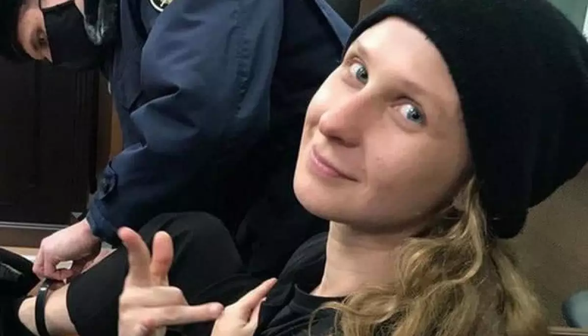 Учасниці Pussy Riot призначили 15 діб за пост із Лукашенком і свастикою в інстаграмі