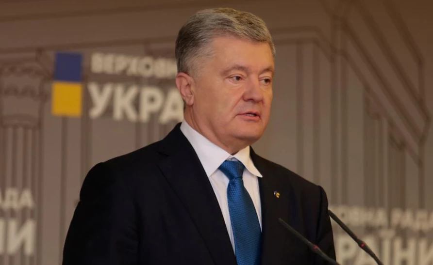 Петру Порошенку оголосили підозру у державній зраді