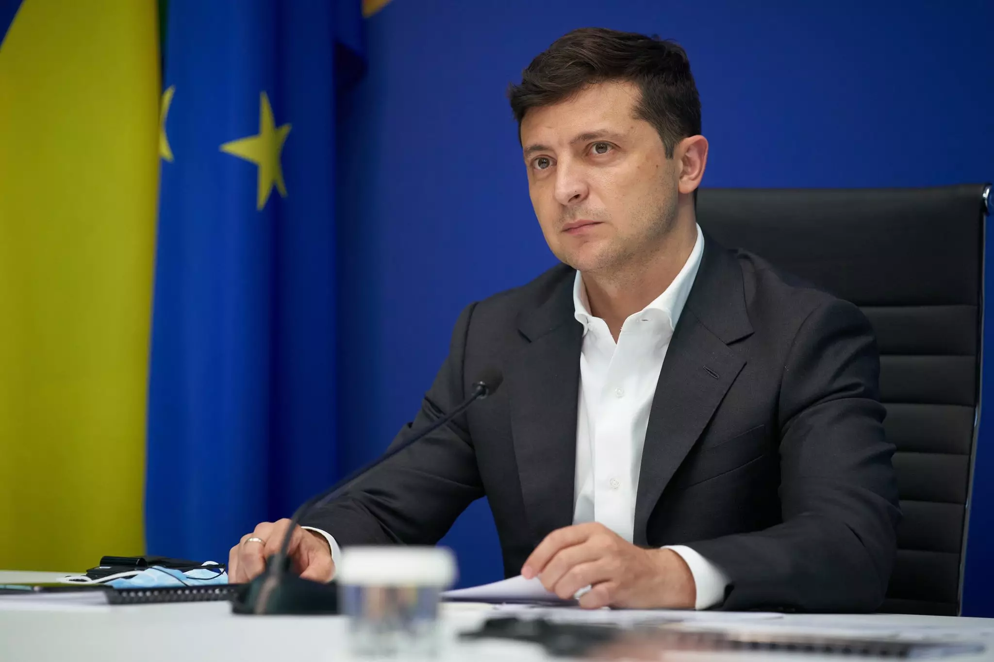 Робити офіційні заяви про зовнішню політику можуть тільки президент, прем'єр та голова МЗС &mdash; указ