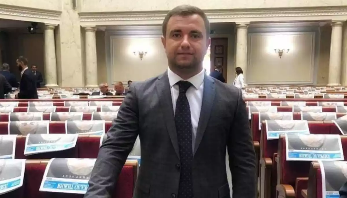Новий власник 4 каналу задекларував купівлю мовника як подарунок від батьків