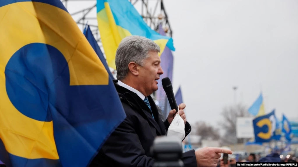 Порошенко заявив, що йому хотіли призначити безкоштовного адвоката