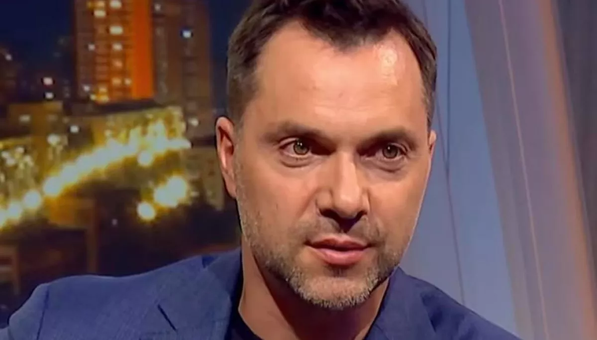 Олексій Арестович більше не радник Єрмака і не спікер української делегації в ТКГ