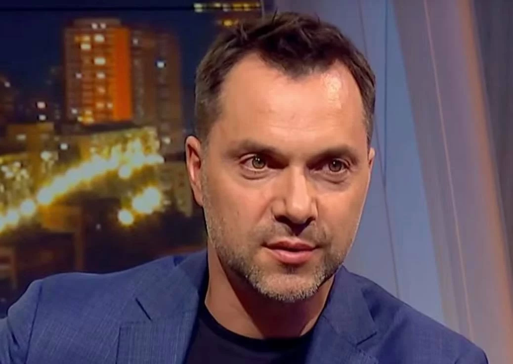Арестович вирішив звільнитися після «шоу в Жулянах», де зустрічали Порошенка