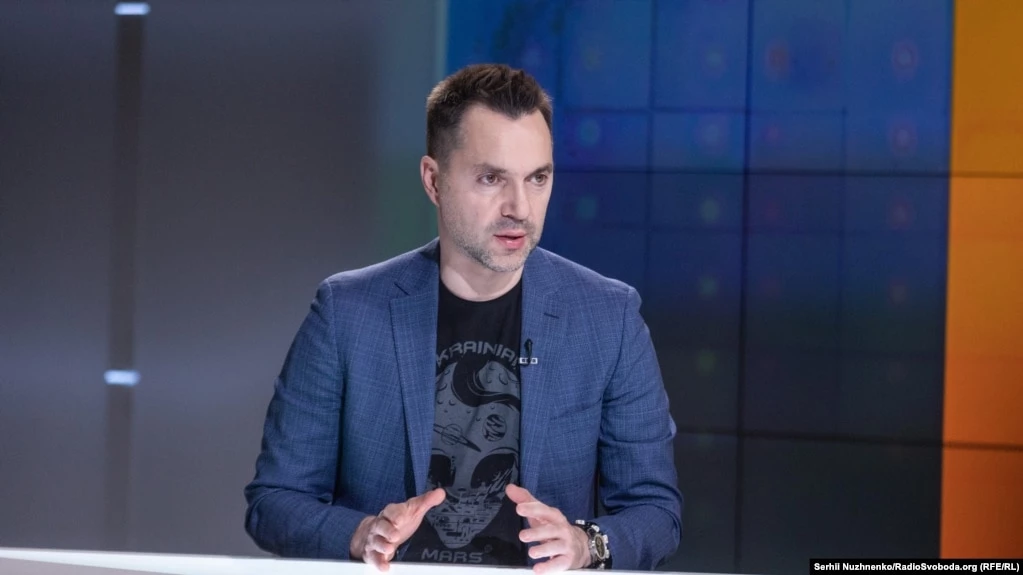 Арестовича внесли до бази &laquo;Миротворця&raquo;