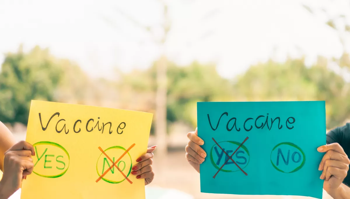 Протилежні світи. Що пишуть про вакцинацію в українських соцмережах