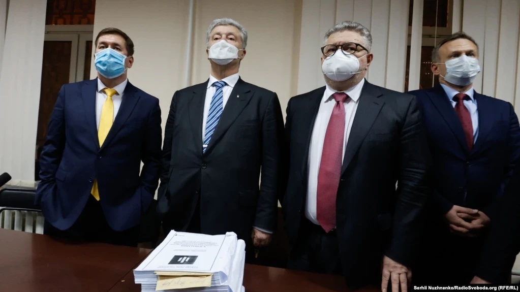 Суд залишив без змін запобіжний захід Порошенку