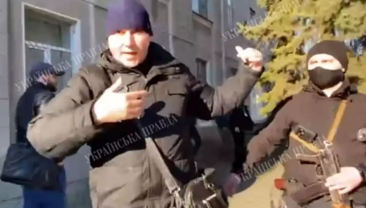 У Дніпрі невідомі зі зброєю напали на знімальну групу журналіста Михайла Ткача