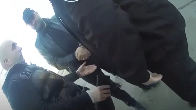 Напад на знімальну групу Ткача: &laquo;УП&raquo; опублікувала відео, як Петровський погрожує журналісту