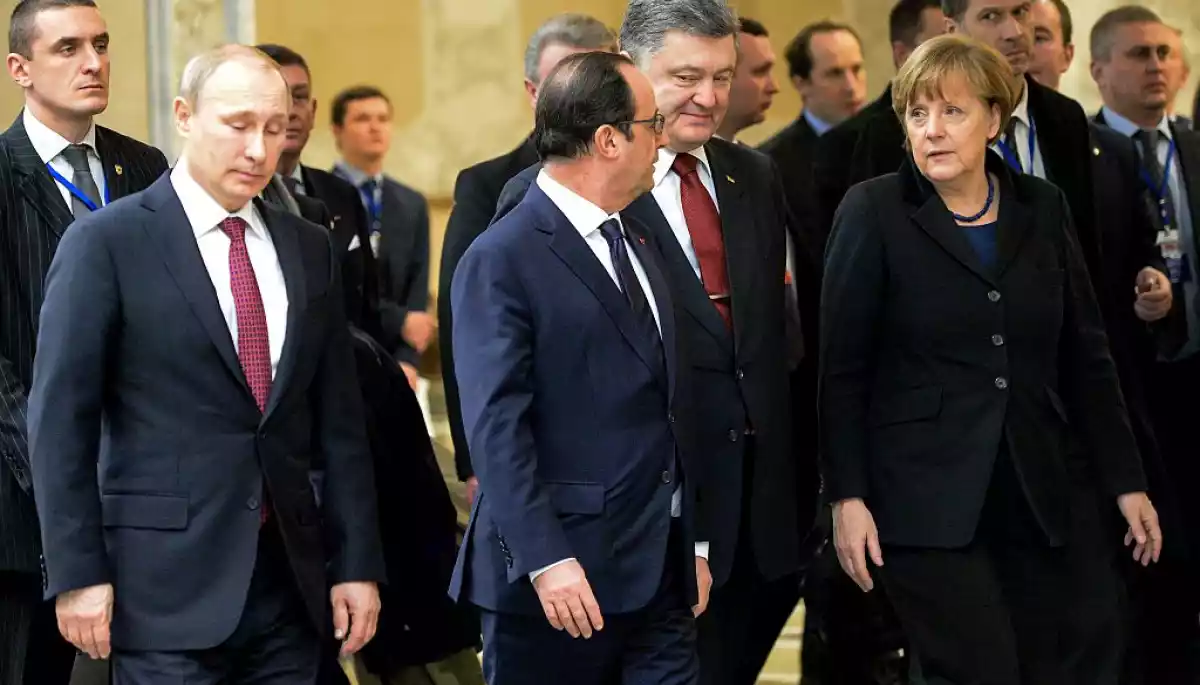 5 ключових тез Кремля про Мінські угоди в українських соцмережах