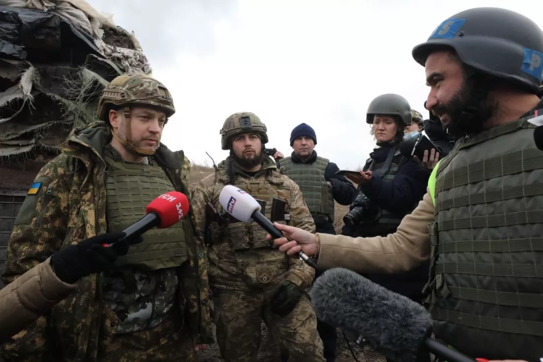 Монастирський, нардепи та журналісти потрапили під обстріл російських бойовиків (ВІДЕО)