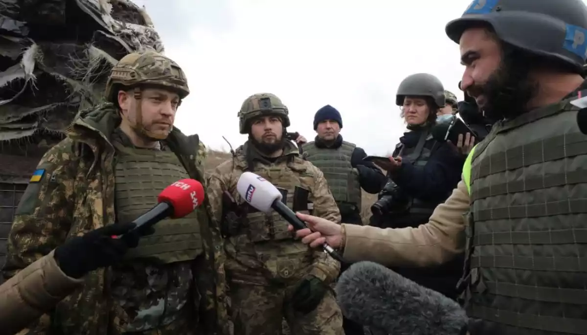 Монастирський, нардепи та журналісти потрапили під обстріл російських бойовиків (ВІДЕО)
