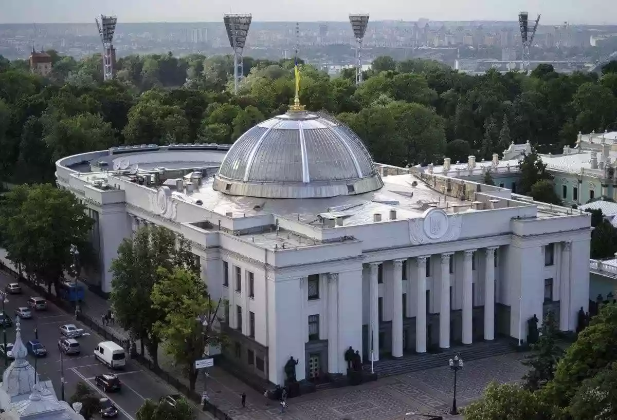 Ухвалено постанову про роботу Парламенту в умовах надзвичайного стану