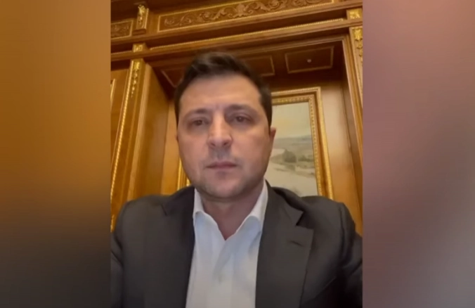 Зеленський звернувся до українців: Без паніки, ми переможемо (ВІДЕО)