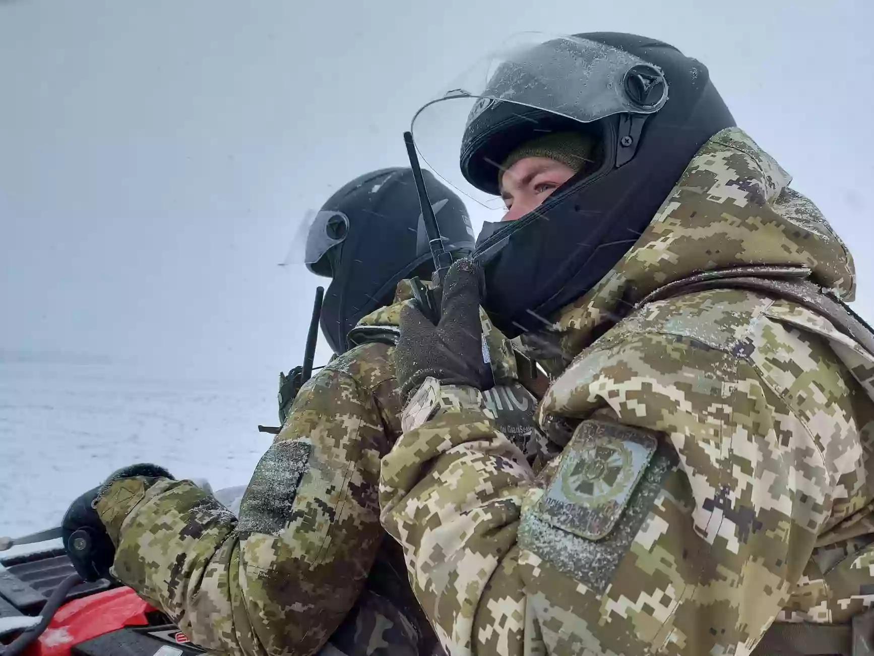 Наступу Росії передують артобстрілі, далі через кордон рухається техніка &ndash; прикордонники