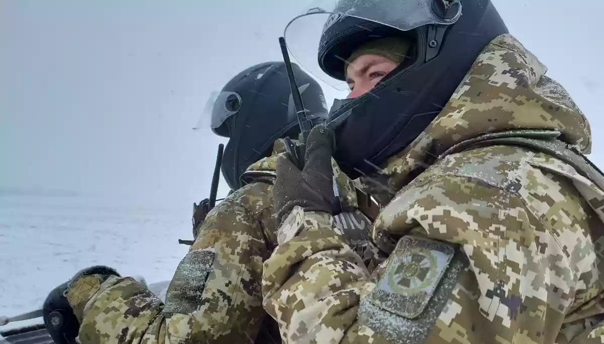 Наступу Росії передують артобстрілі, далі через кордон рухається техніка &ndash; прикордонники