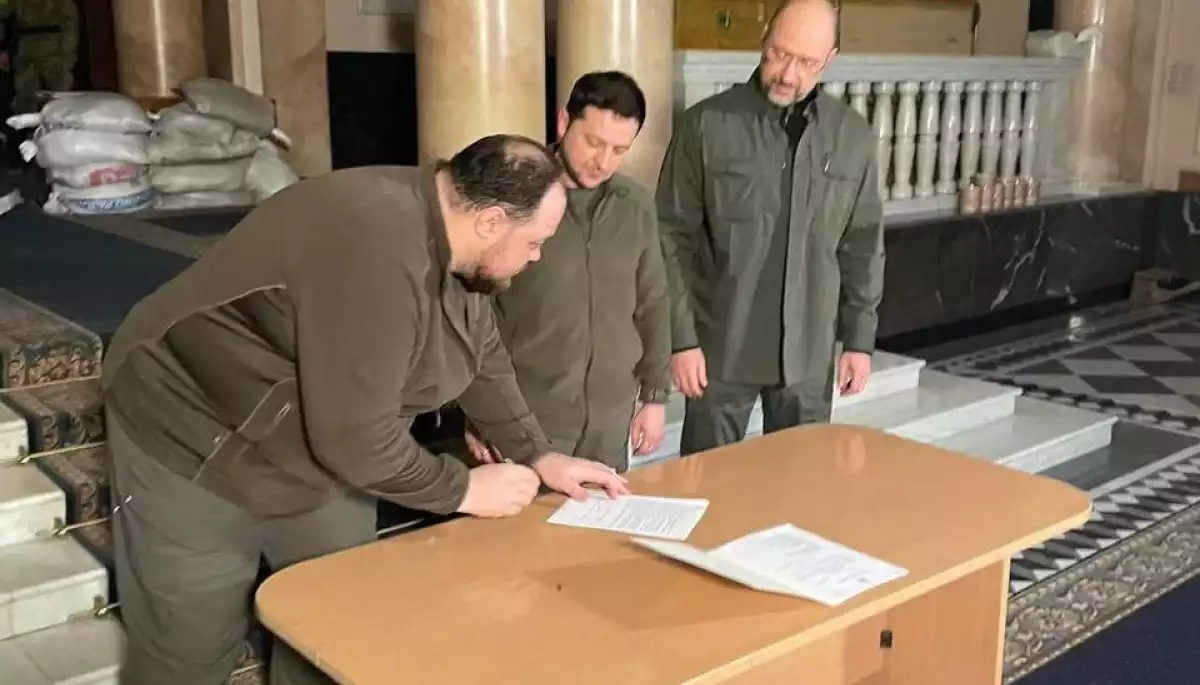 Зеленський підписав заявку на членство України в Європейському Союзі