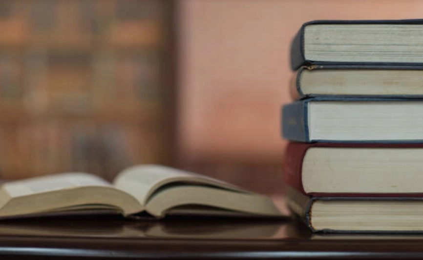 Україна закликає світ бойкотувати російські книги, авторів та видавців
