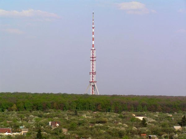 Окупанти стріляли у Харківську телевежу. Мовлення каналів відновлено