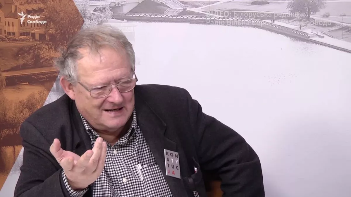 &laquo;Ми всі українці&raquo;. Адам Міхнік закликав світ об'єднатися довкола України