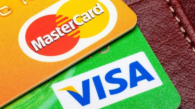 Visa i MasterCard більше не працюватимуть у Росії