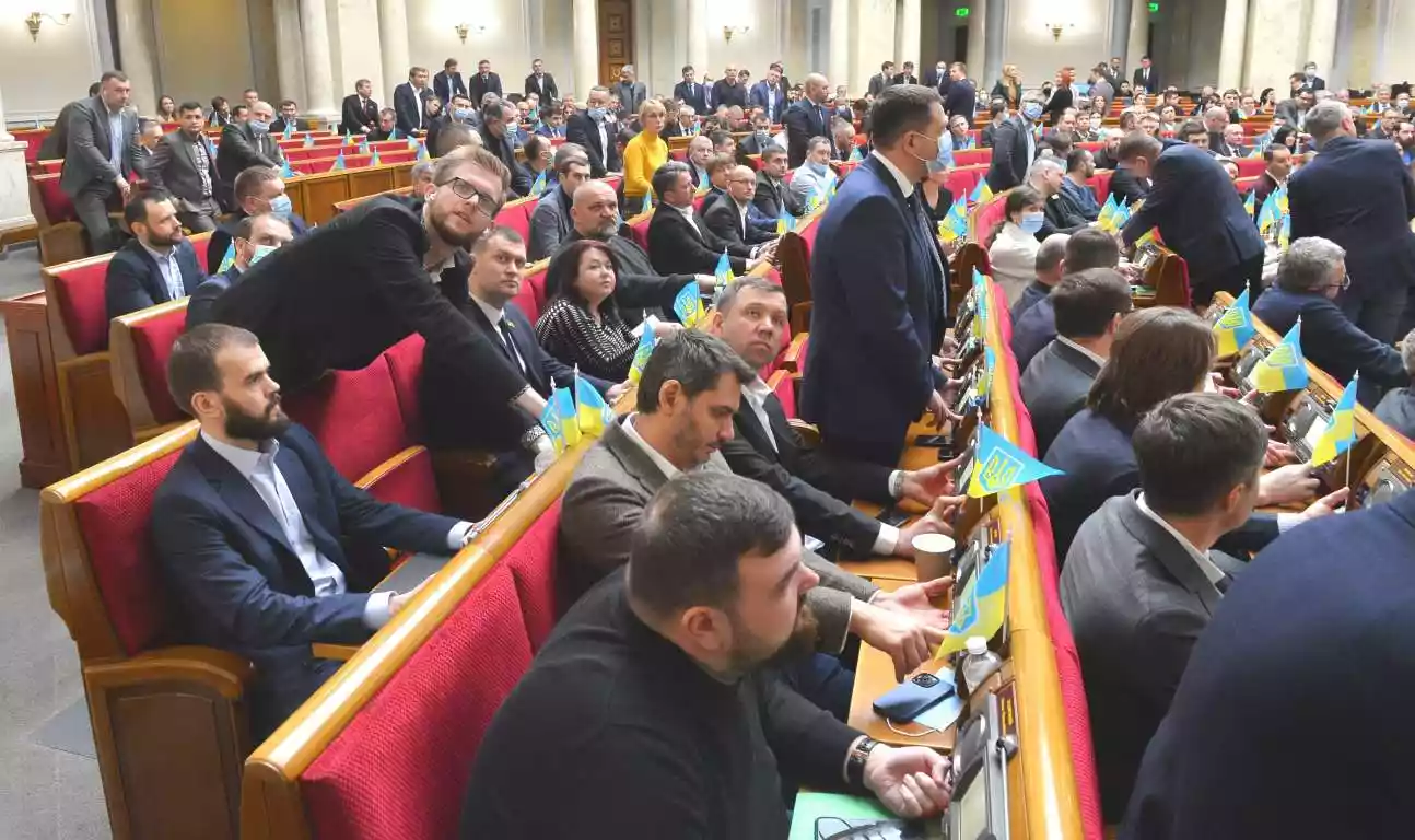Рада продовжила воєнний стан в Україні до 25 квітня