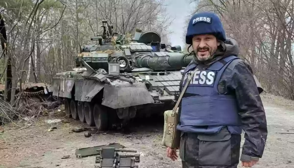 «Гуманітарний коридор». Спецкора ТСН Цаплієнка обстріляли смерчами і з танка разом із евакуаційною колоною на Чернігівщині