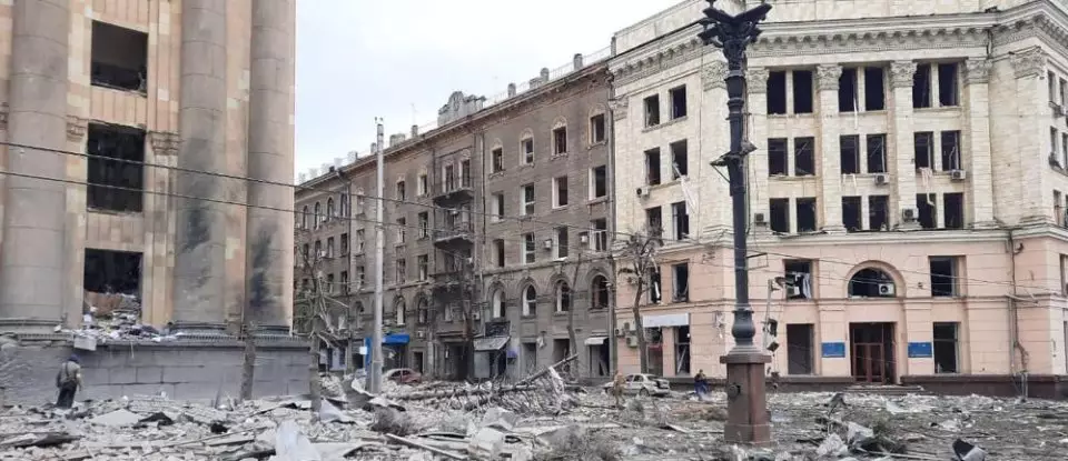Знов гатять &mdash; і зараз теж, коли пишу. Харківський щоденник війни