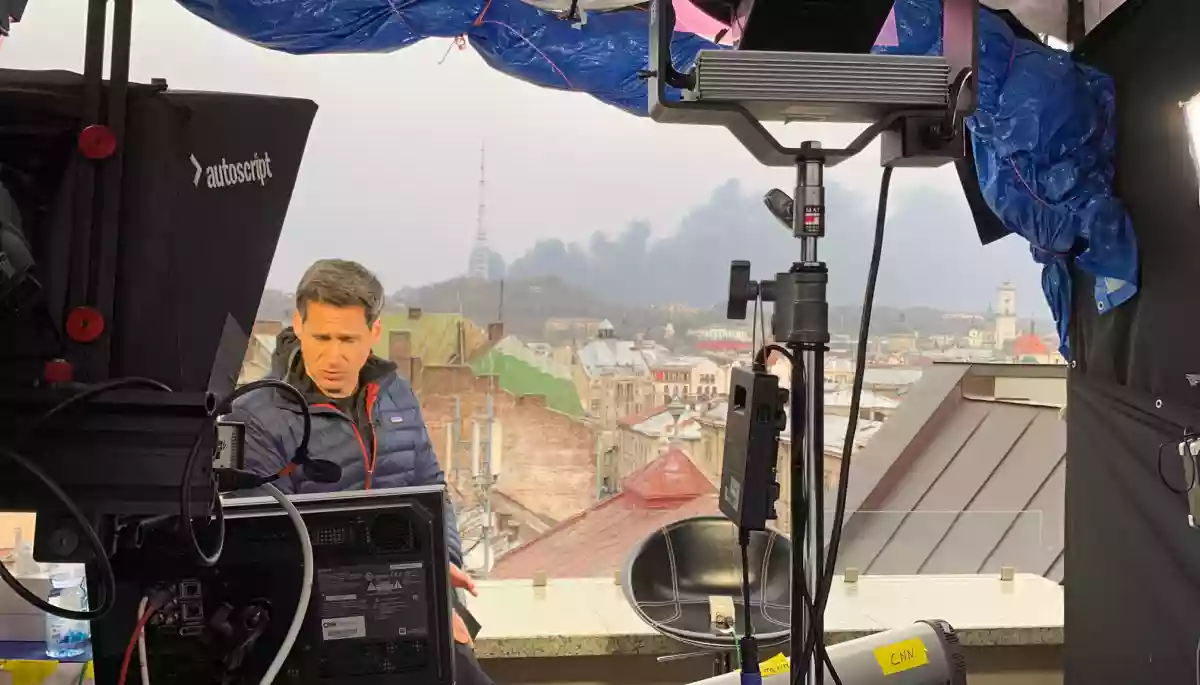 Фото і відео &laquo;прильотів&raquo; ракет: чому українцям зась, а іноземним медіа можна?
