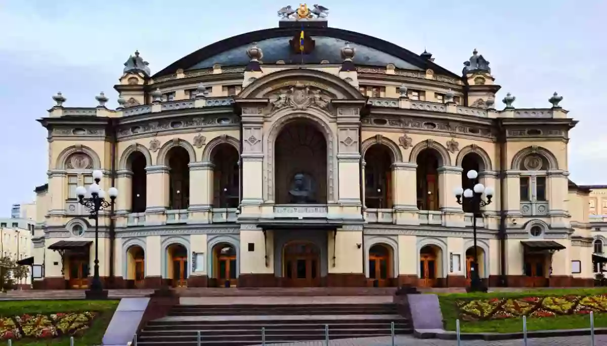 Заклади культури будуть поступово відновлювати роботу з 1 квітня &ndash; МКІП