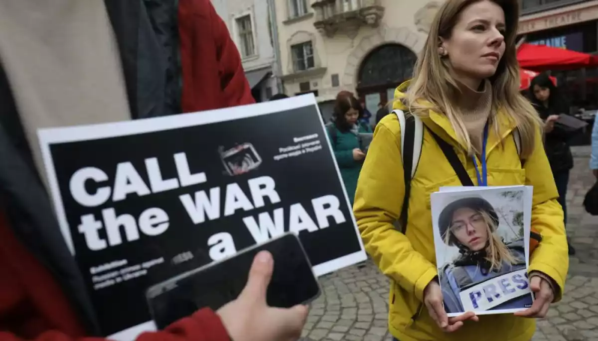 «Називайте війну війною». У Львові відкрилася виставка на підтримку воєнкорів
