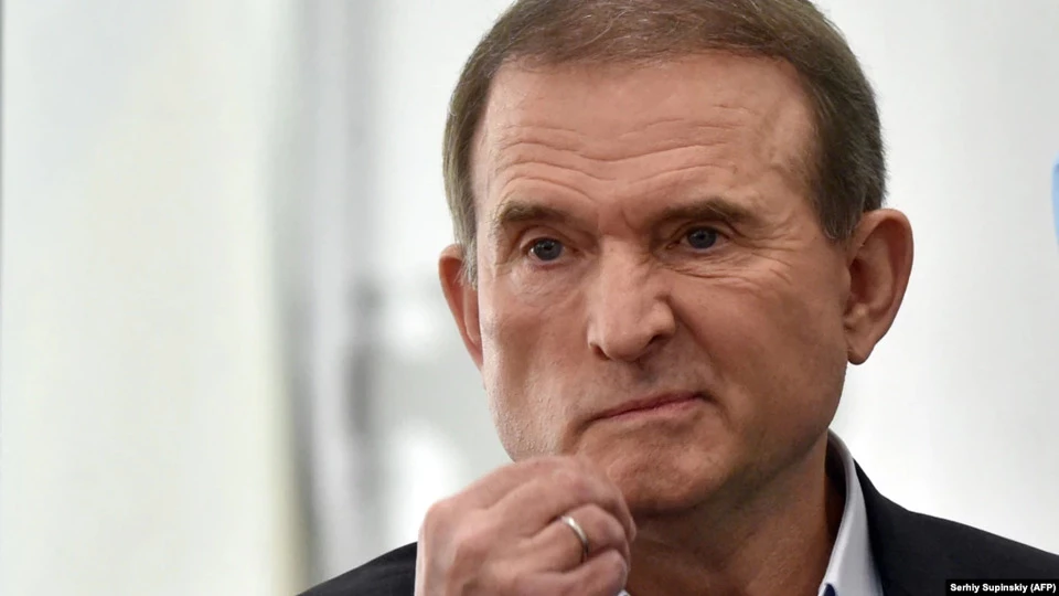 Половина видань, які піарили Медведчука, видалила матеріали про нього
