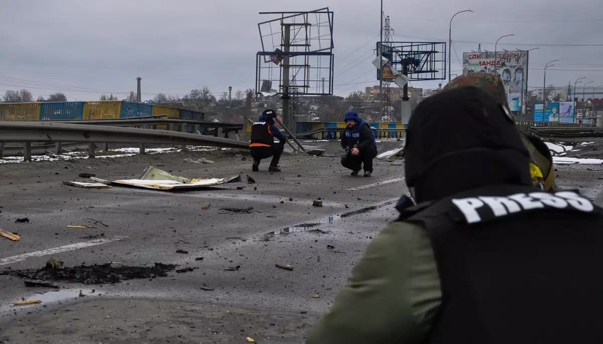 Як журналістам працювати на війні. 15 порад про підготовку, поведінку, комунікацію та блокпости
