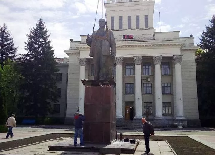 У Новій Каховці окупанти встановили пам’ятник Леніну