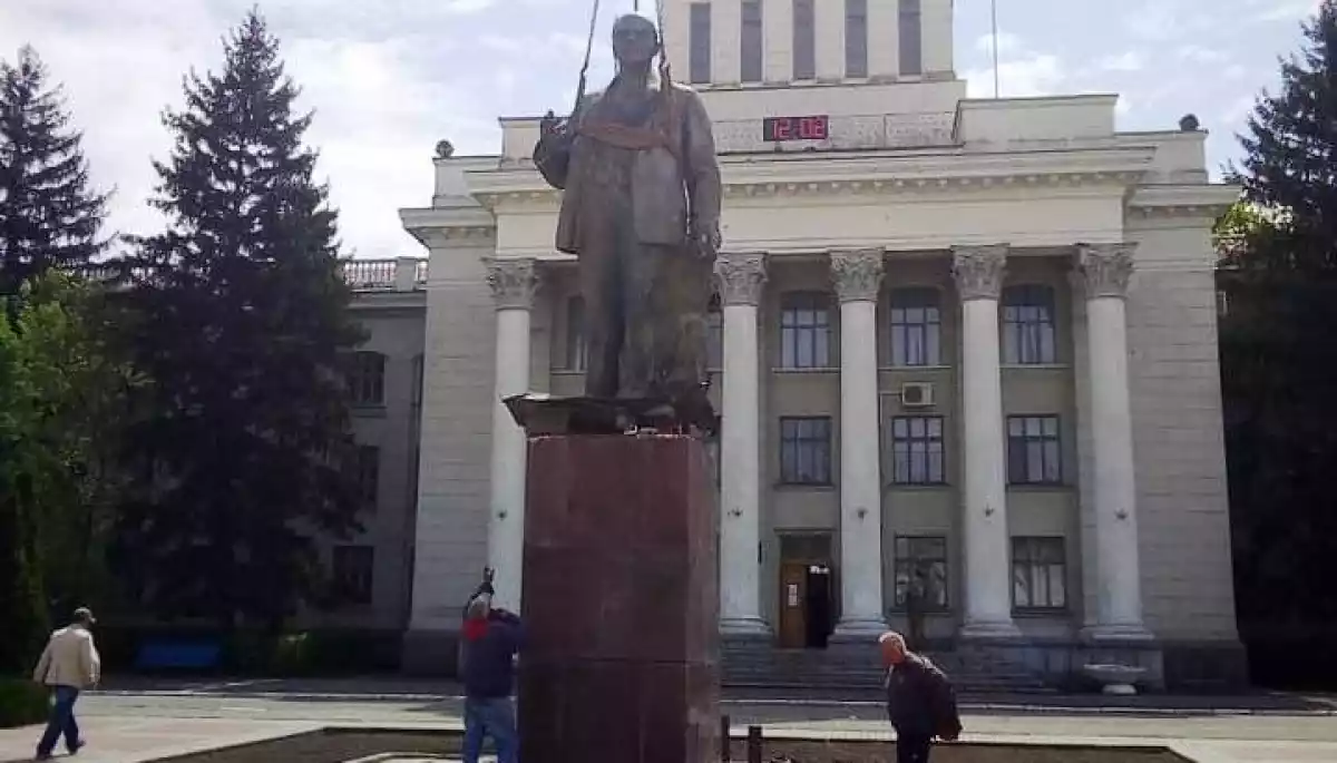 У Новій Каховці окупанти встановили пам&rsquo;ятник Леніну