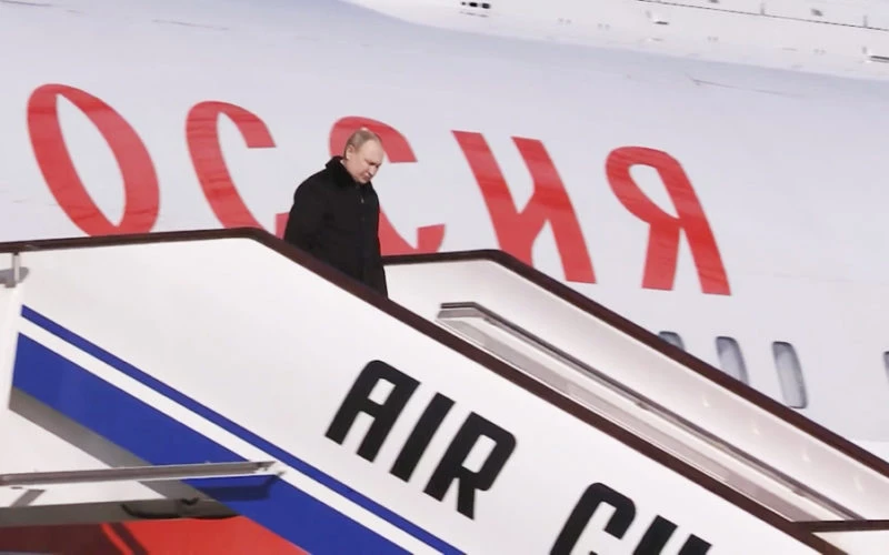 Амбіції голого короля з літака «Судного дня»: дайджест російської пропаганди за 30 квітня-1 травня