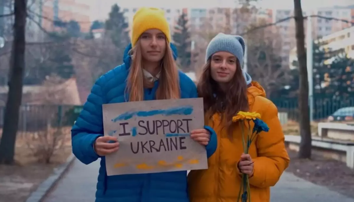 &laquo;Місця щасливих людей&raquo;. Українські співаки збирають кошти для підтримки регіональних мовників