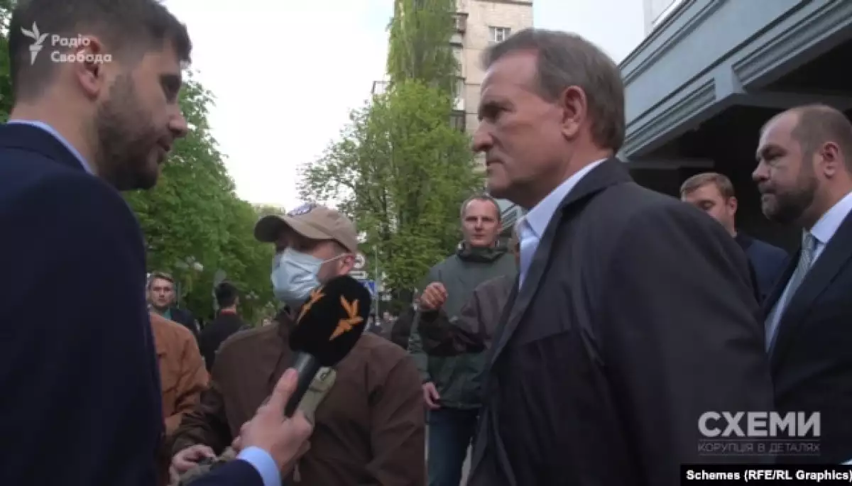 Журналіст &laquo;Схем&raquo; Максим Савчук написав книгу про Медведчука