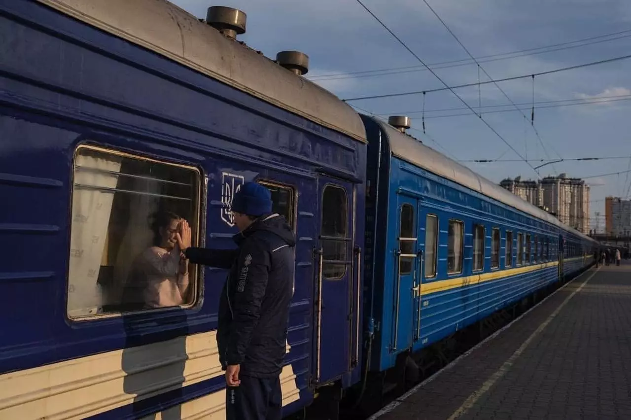 Під час війни українці найважливішими назвали права на захист і на свободу слова – опитування