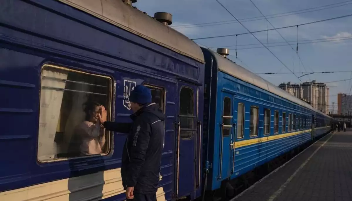Під час війни українці найважливішими назвали права на захист і на свободу слова – опитування