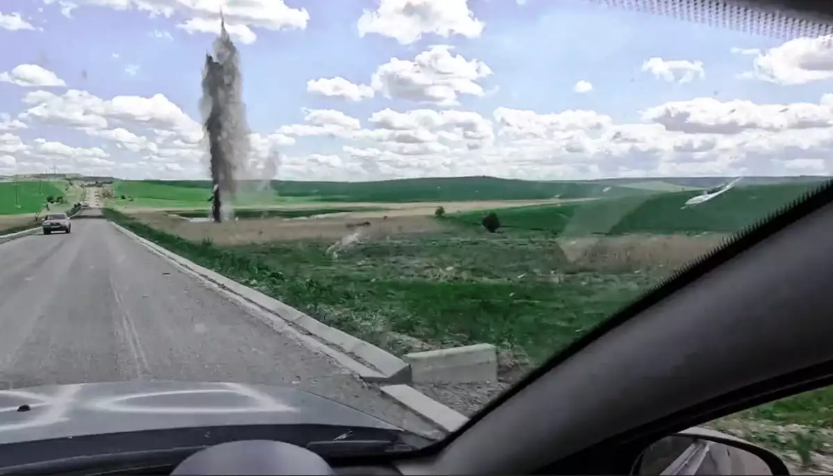 Знімальна група AFP потрапила під обстріл на Луганщині