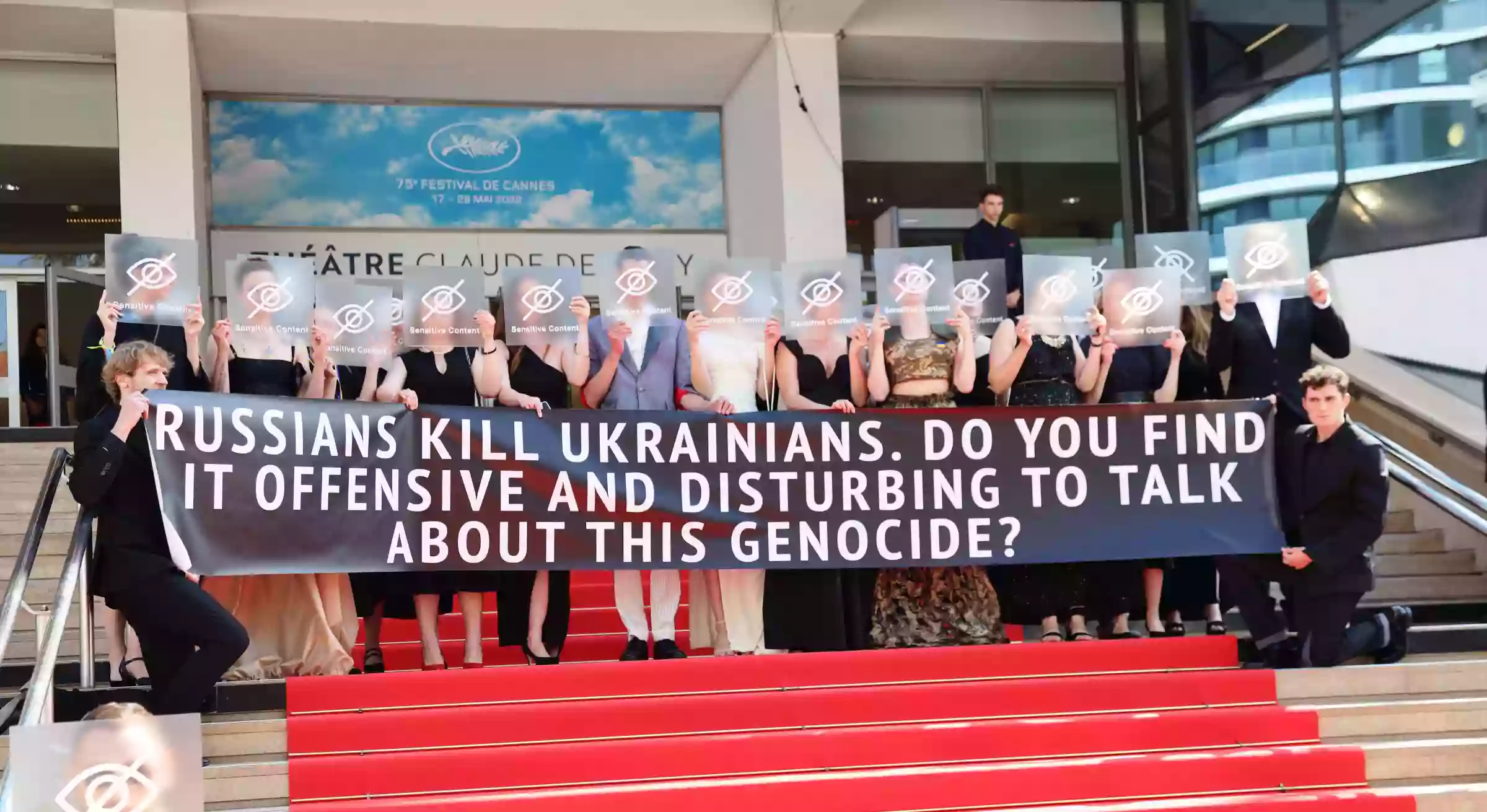 У Каннах команда фільму «Бачення метелика» провела акцію на підтримку України