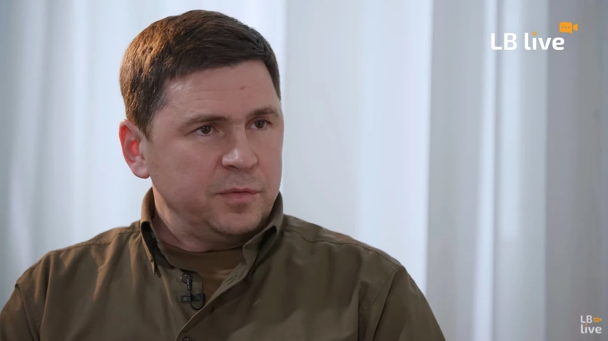 Подоляк: Канали з пулу Порошенка вимкнули з цифрового ефіру через його нарцисизм