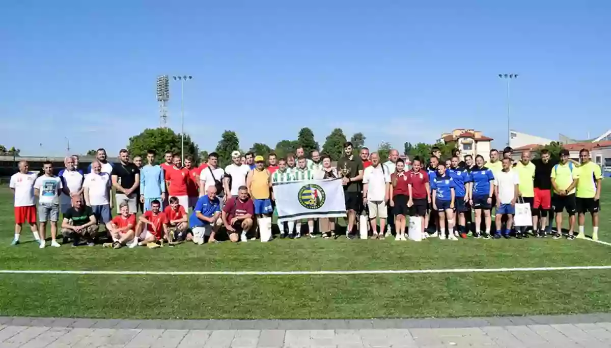 На Закарпатті журналісти підтримали аматорський футбол і зібрали понад 22 тисячі грн для армії