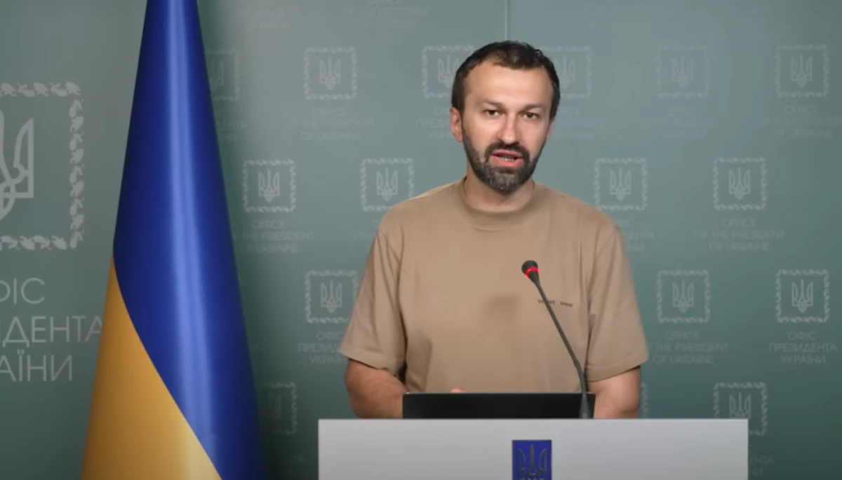 Лещенко працює позаштатним радником Єрмака та займається &laquo;розвінчуванням фейків&raquo;