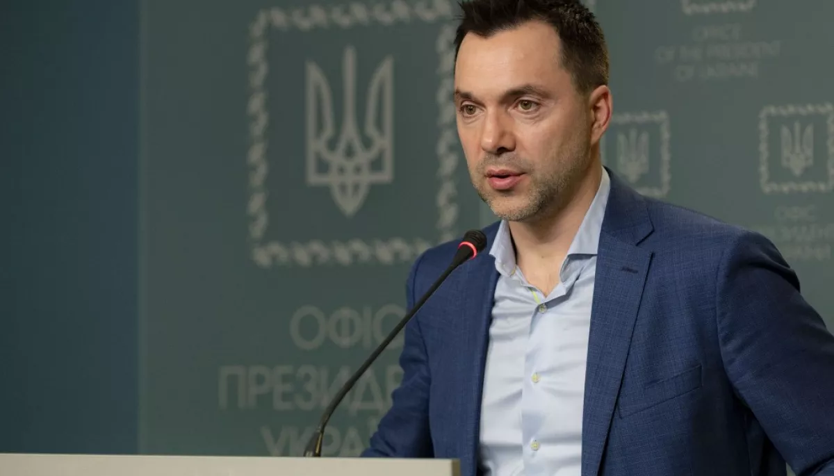 Подоляк про Арестовича: Його функція &ndash; показувати війну на межі, щоб не було деморалізації