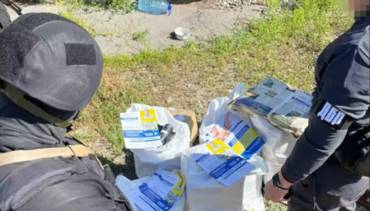 ДБР знайшло на Сумщині підпільний склад «ОПЗЖ» з пропагандистською літературою