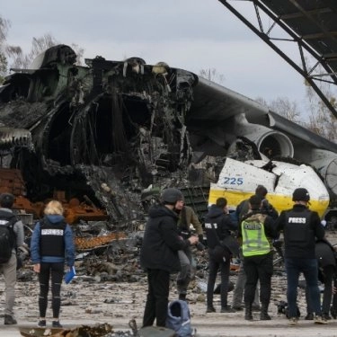 «Репортери без кордонів» закликають українську владу не перешкоджати роботі журналістів на фронті