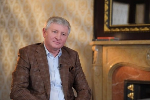 Ахметов виходить із медіабізнесу і передає усі ліцензії державі: головне